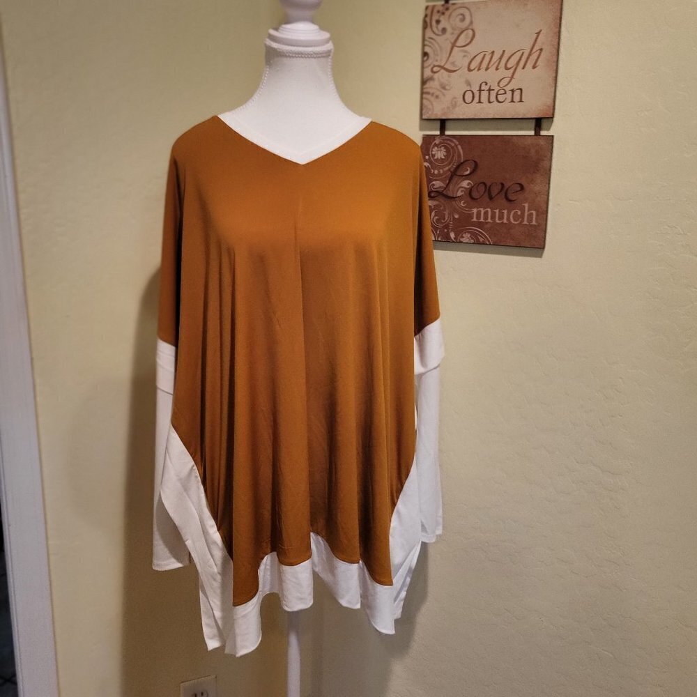 Anthony Gold & White long sleeve poncho-like/V-neck blouse Size Large NWT